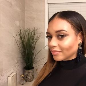 Meet your Posher, Ceilia